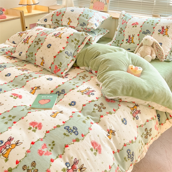 91家纺网 家纺一手货源 找家纺 2024新款A类AB版加厚保暖双面牛奶绒印花四件套--小清新系列 兔子花朵