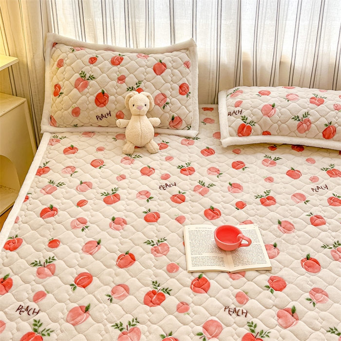 91家纺网 家纺一手货源 找家纺 启程家纺 2024新款A类印花牛奶绒床垫加厚绒保暖床护垫 水蜜桃