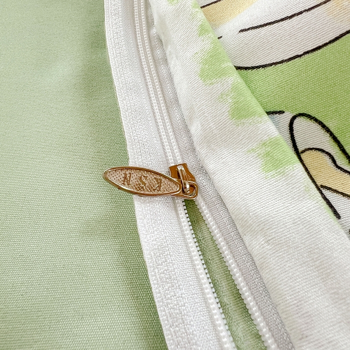 91家纺网 家纺一手货源 找家纺 卡斯诺家纺馆 2025新款芦荟棉宿舍床上下铺三件套 童话乐园