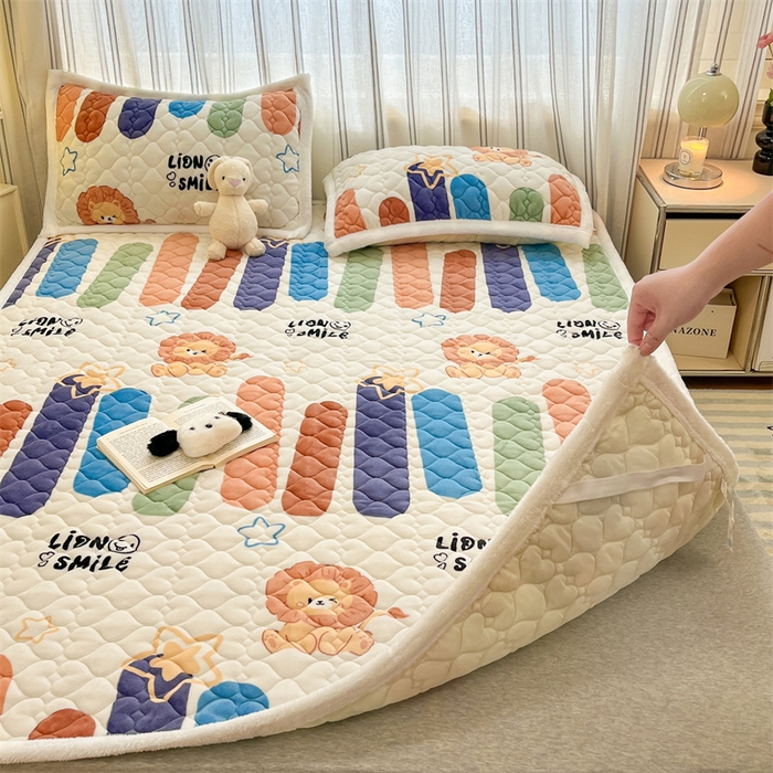 91家纺网 家纺一手货源 找家纺 启程家纺 2024新款A类印花牛奶绒床垫加厚绒保暖床护垫 狮子棒冰