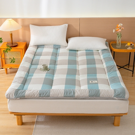 91家纺网 家纺一手货源 找家纺 默忆 2025新款无印风新疆棉花床褥洛卡棉水洗棉床垫褥子垫子 蓝灰格
