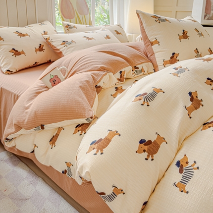 91家纺网 家纺一手货源 找家纺 晚爱家纺 2024新款A类有氧提花彩竺棉小竺棉四件套 欢乐狗