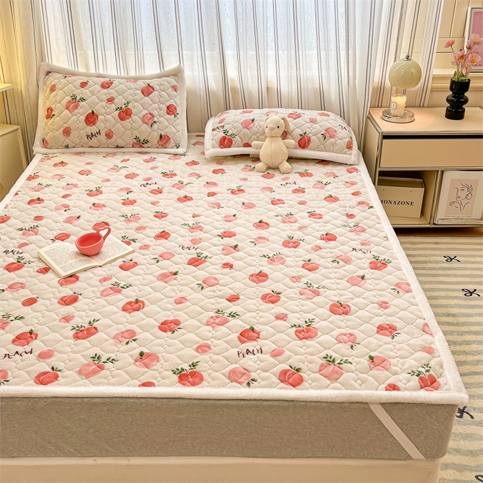 91家纺网 家纺一手货源 找家纺 启程家纺 2024新款A类印花牛奶绒床垫加厚绒保暖床护垫 水蜜桃