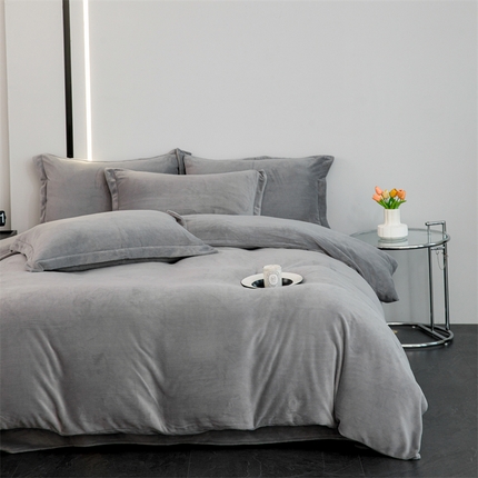 91家纺网 家纺一手货源 找家纺 锦罗绣 2024新款230克纯色牛奶绒四件套 银灰