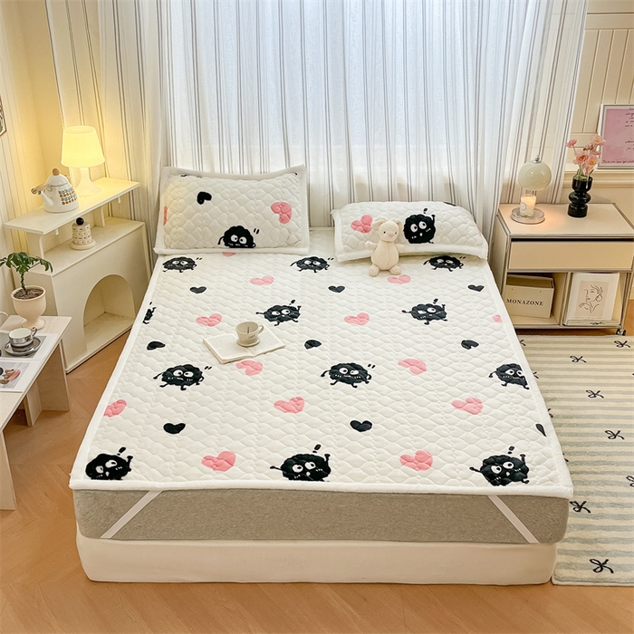 91家纺网 家纺一手货源 找家纺 启程家纺 2024新款A类印花牛奶绒床垫加厚绒保暖床护垫 爱心煤球