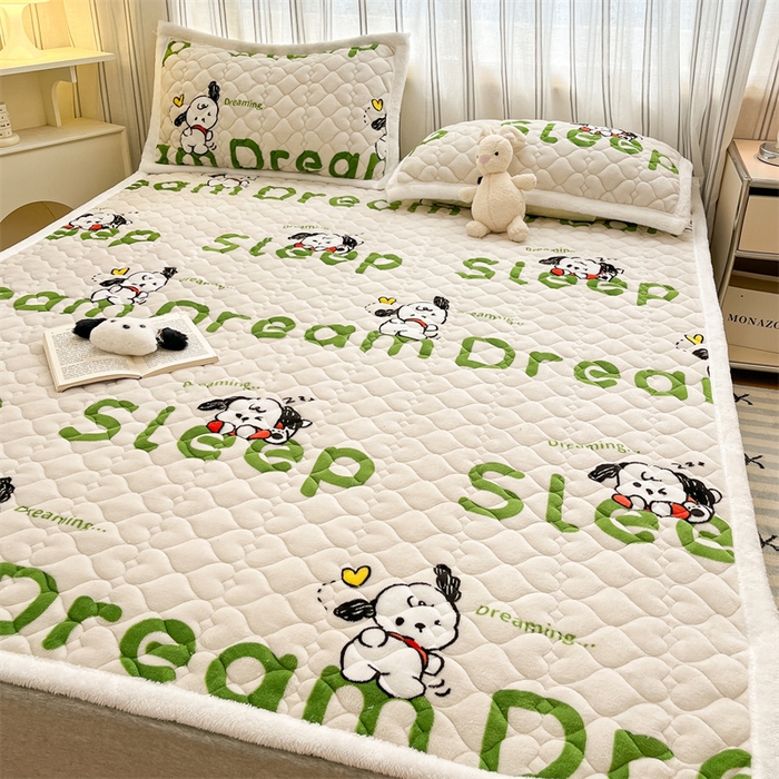 91家纺网 家纺一手货源 找家纺 启程家纺 2024新款A类印花牛奶绒床垫加厚绒保暖床护垫 字母狗