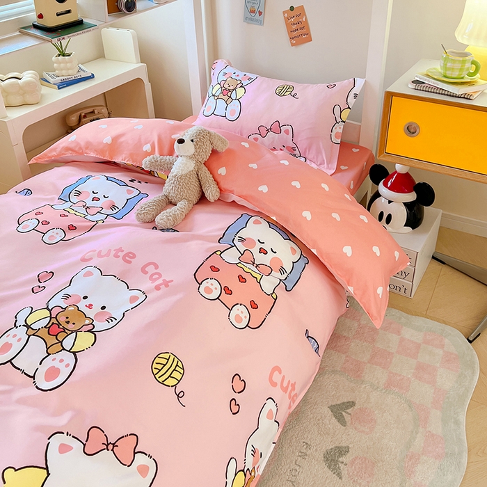 91家纺网 家纺一手货源 找家纺 卡斯诺家纺馆 2025新款芦荟棉宿舍床上下铺三件套 顽皮猫咪