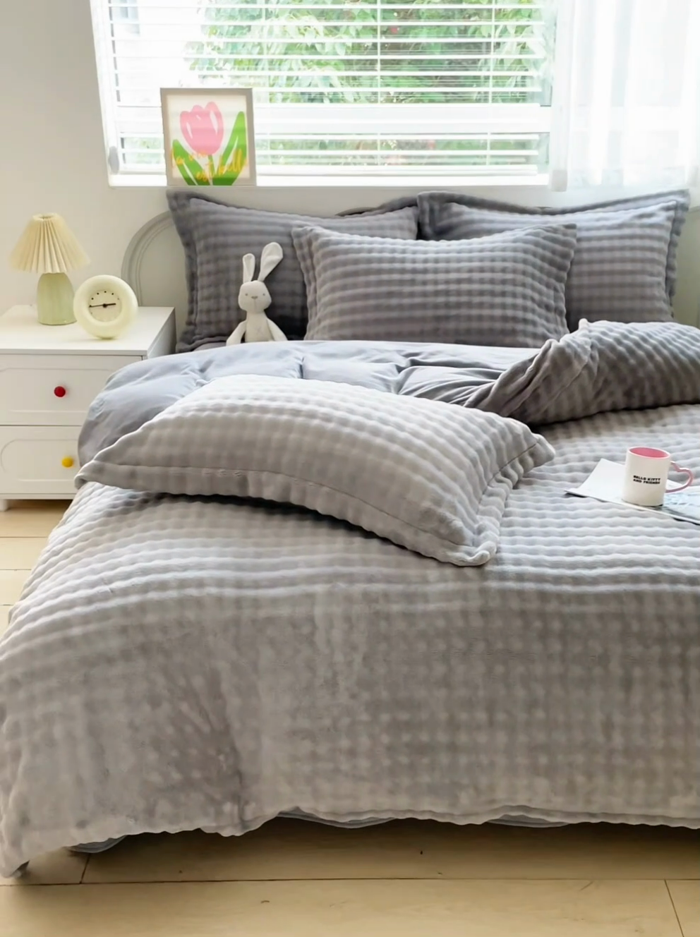 91家纺网 家纺一手货源 找家纺 锦罗绣 2024新款全消光230克牛奶绒烂花绒提花单被套 方块-灰