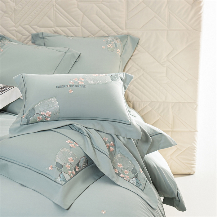 91家纺网 家纺一手货源 找家纺 2025新款长绒棉磨毛高端绣花四件套-花韵 花韵-清新绿