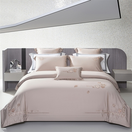 91家纺网 家纺一手货源 找家纺 （总）2025新款磨毛绣花四件套-枫叶情