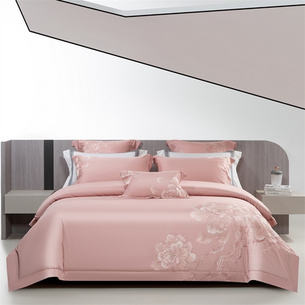 91家纺网 家纺一手货源 找家纺 2025新款长绒棉高端绣花四件套-莎曼丽 莎曼丽-落樱粉