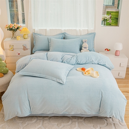 91家纺网 家纺一手货源 找家纺 锦罗绣 2024新款全消光230克牛奶绒烂花绒提花四件套 mu-蓝