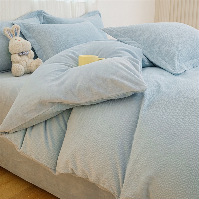 91家纺网 家纺一手货源 找家纺 锦罗绣 2024新款全消光230克牛奶绒烂花绒提花四件套 mu-蓝