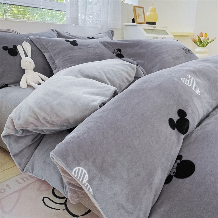 91家纺网 家纺一手货源 找家纺 锦罗绣 2024新款A类高克重牛奶绒印花四件套 经典米奇