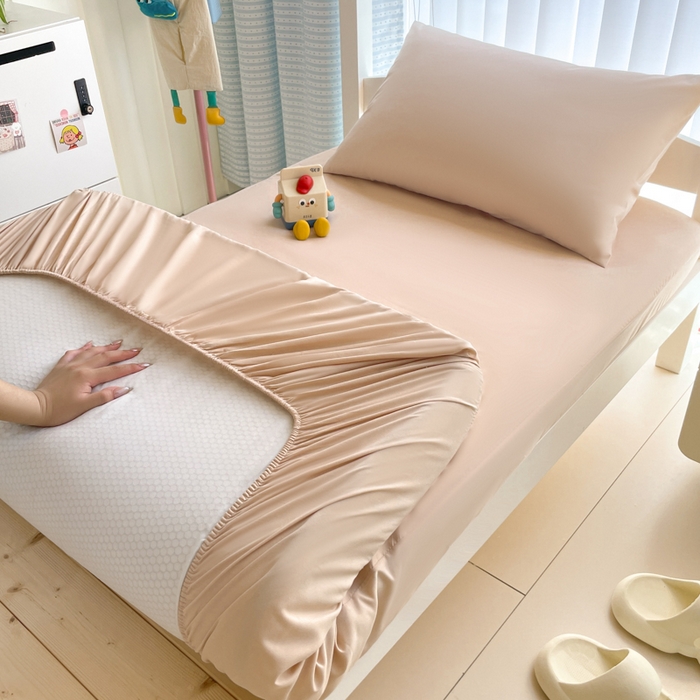 91家纺网 家纺一手货源 找家纺 老帅的工厂店 2025新款亲肤磨毛防水纯色学生床笠-小床图 杏色