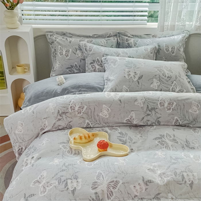 91家纺网 家纺一手货源 找家纺 锦罗绣 2024新款全消光230克牛奶绒烂花绒提花单被套 蝴蝶