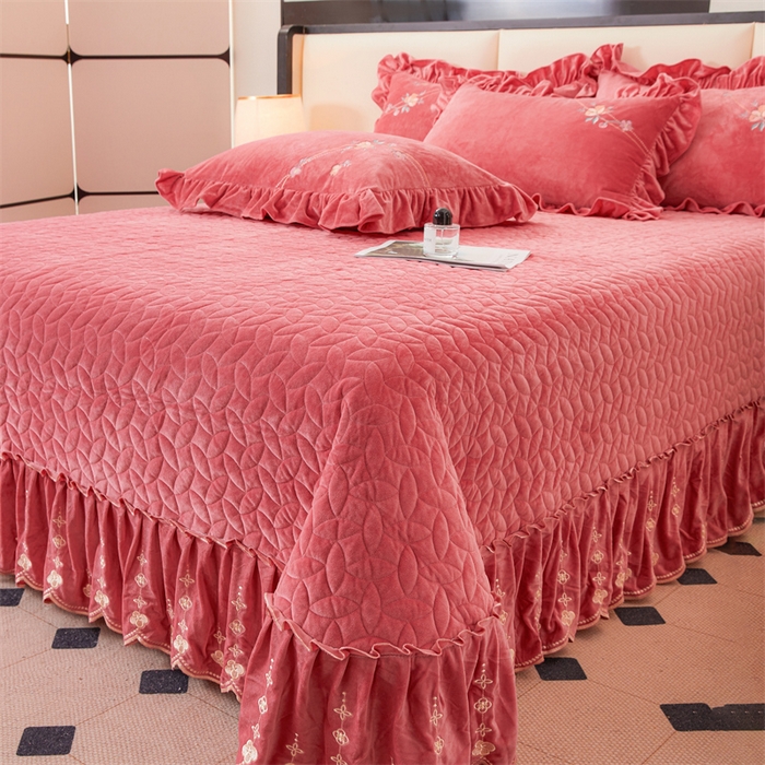 91家纺网 家纺一手货源 找家纺 2024秋冬新品茉含宝宝绒公主风单床盖 浅豆沙-