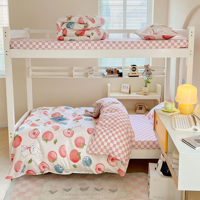 91家纺网 家纺一手货源 找家纺 卡斯诺家纺馆 2025新款芦荟棉宿舍床上下铺三件套 甜蜜兔