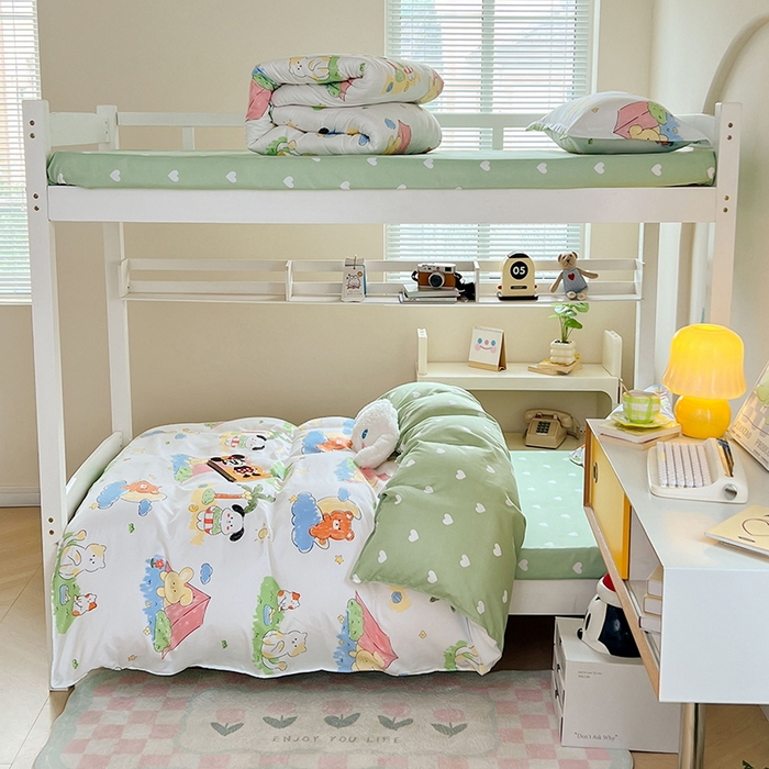 91家纺网 家纺一手货源 找家纺 卡斯诺家纺馆 2025新款芦荟棉宿舍床上下铺三件套 童话乐园