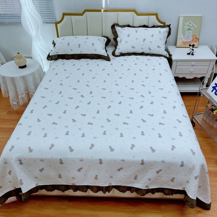 91家纺网 家纺一手货源 找家纺 2024新款嵌条款春秋高温砂洗法式棉花床盖三件套 星空兔