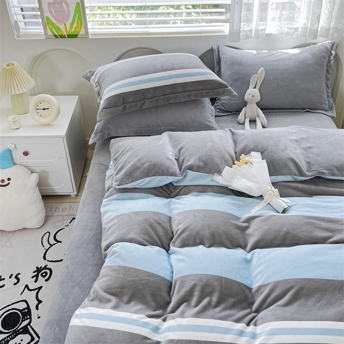 91家纺网 家纺一手货源 找家纺 锦罗绣 2024新款A类高克重牛奶绒印花四件套 简约