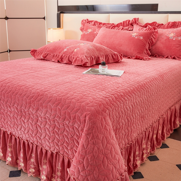 91家纺网 家纺一手货源 找家纺 2024秋冬新品茉含宝宝绒公主风单床盖 浅豆沙-