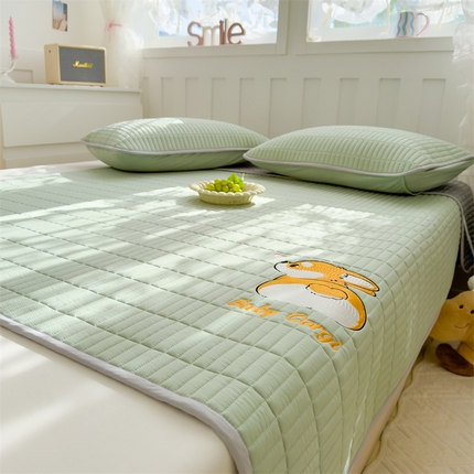 91家纺网 家纺一手货源 找家纺 灰鲸 2025新款水洗双层纱萌物刺绣大豆夹棉床垫 柯基baby-薄荷绿