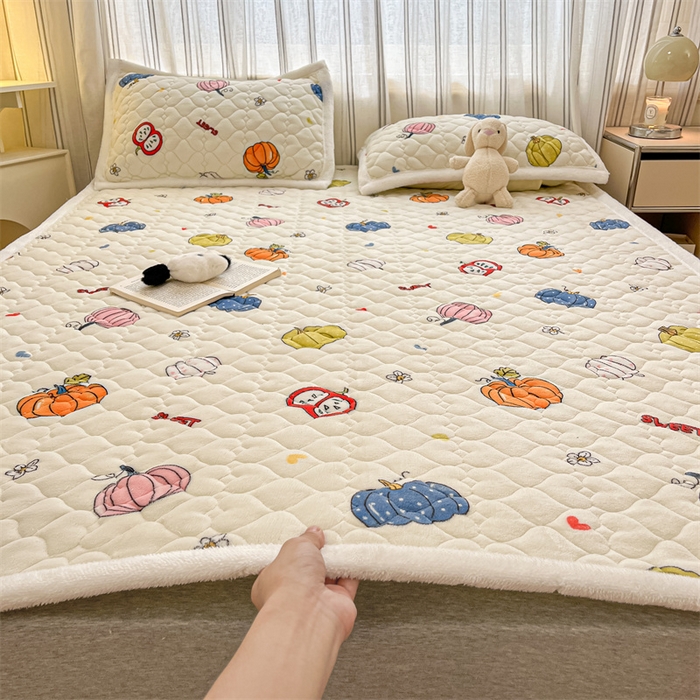 91家纺网 家纺一手货源 找家纺 启程家纺 2024新款A类印花牛奶绒床垫加厚绒保暖床护垫 七彩南瓜