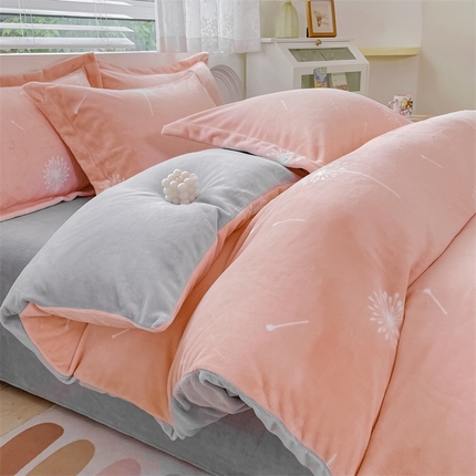 91家纺网 家纺一手货源 找家纺 （总）锦罗绣 2024新款A类高克重牛奶绒印花四件套