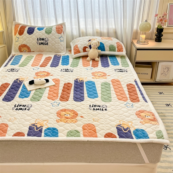 91家纺网 家纺一手货源 找家纺 启程家纺 2024新款A类印花牛奶绒床垫加厚绒保暖床护垫 狮子棒冰