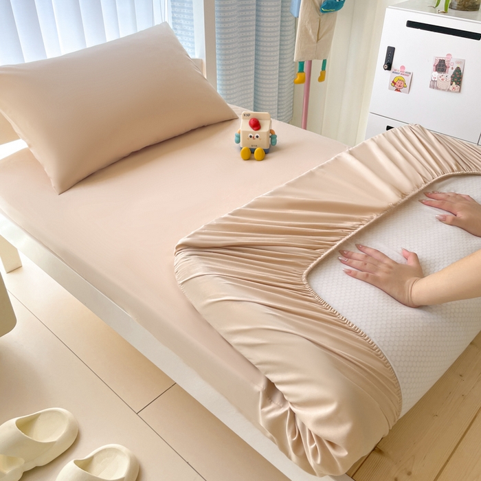 91家纺网 家纺一手货源 找家纺 老帅的工厂店 2025新款亲肤磨毛防水纯色学生床笠-小床图 杏色