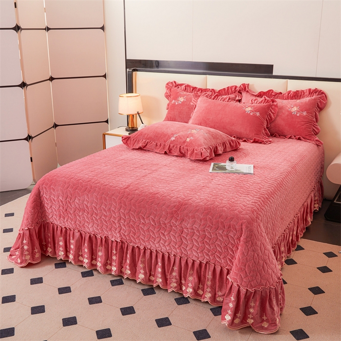 91家纺网 家纺一手货源 找家纺 2024秋冬新品茉含宝宝绒公主风单床盖 浅豆沙-