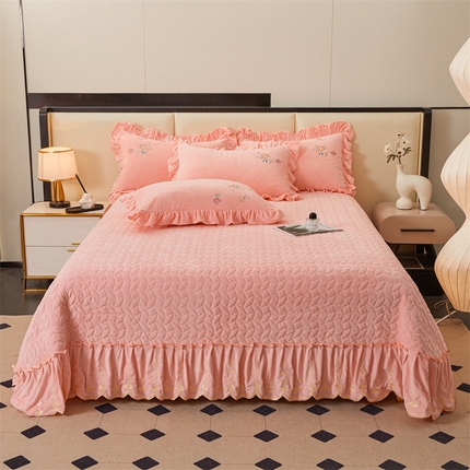 91家纺网 家纺一手货源 找家纺 2024秋冬新品茉含宝宝绒公主风单床盖 香妃粉-