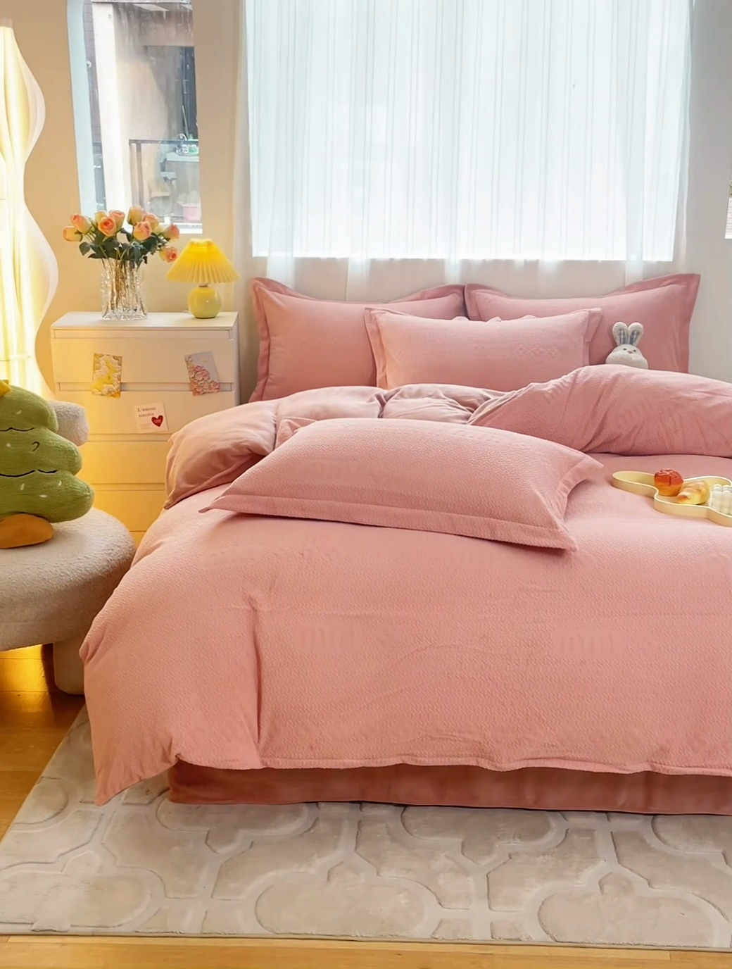 91家纺网 家纺一手货源 找家纺 锦罗绣 2024新款全消光230克牛奶绒烂花绒提花单被套 格韵