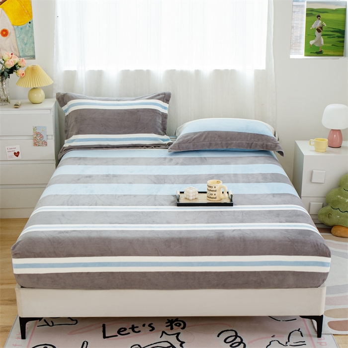 91家纺网 家纺一手货源 找家纺 锦罗绣 2024新款A类高克重牛奶绒印花单被套 简约