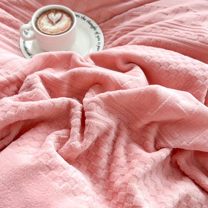 91家纺网 家纺一手货源 找家纺 锦罗绣 2024新款全消光230克牛奶绒烂花绒提花单被套 H-玉