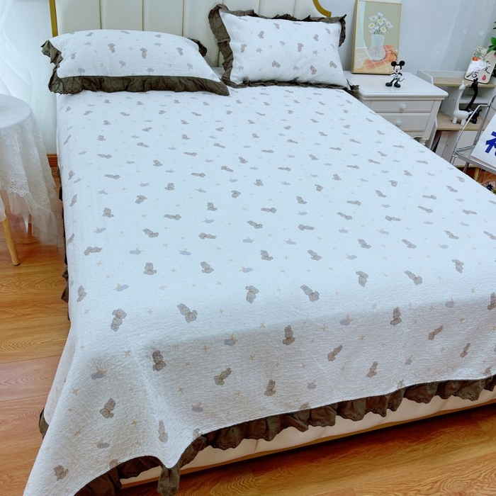 91家纺网 家纺一手货源 找家纺 2024新款嵌条款春秋高温砂洗法式棉花床盖三件套 星空兔