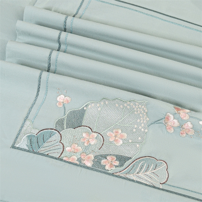 91家纺网 家纺一手货源 找家纺 2025新款长绒棉磨毛高端绣花四件套-花韵 花韵-清新绿