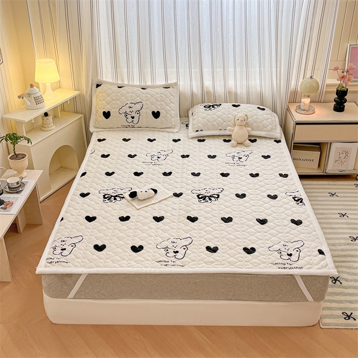 91家纺网 家纺一手货源 找家纺 启程家纺 2024新款A类印花牛奶绒床垫加厚绒保暖床护垫 爱心狗