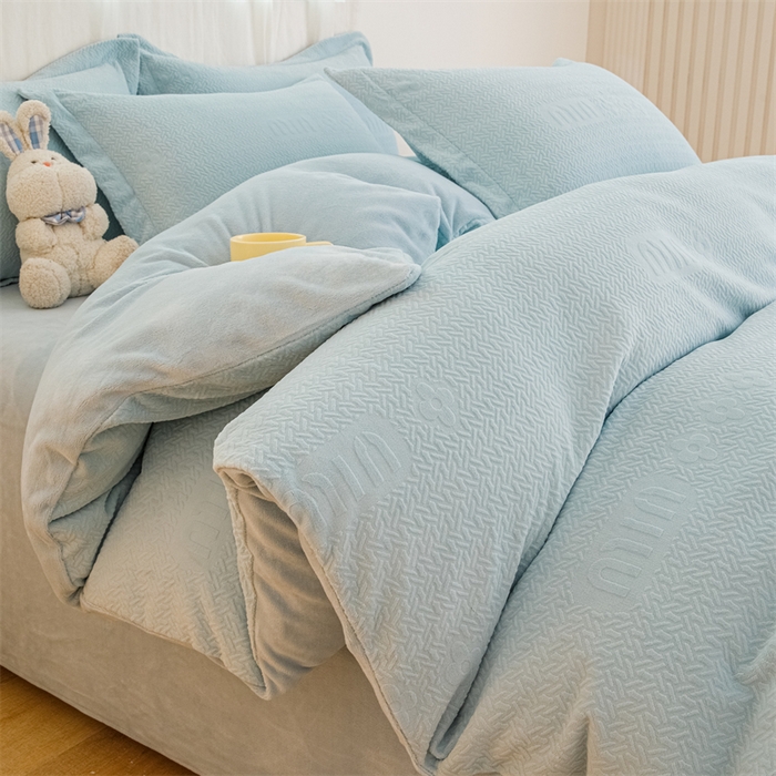 91家纺网 家纺一手货源 找家纺 锦罗绣 2024新款全消光230克牛奶绒烂花绒提花四件套 mu-蓝