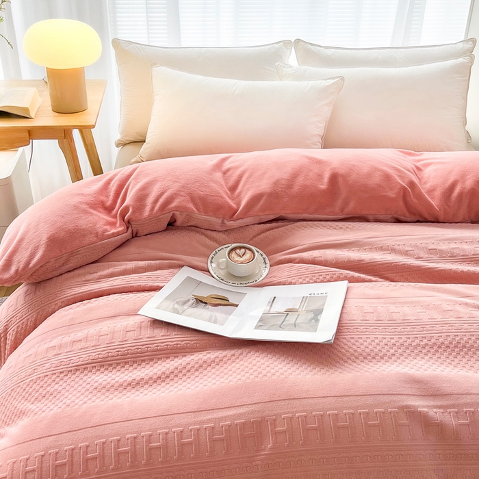 91家纺网 家纺一手货源 找家纺 锦罗绣 2024新款全消光230克牛奶绒烂花绒提花单被套 H-玉