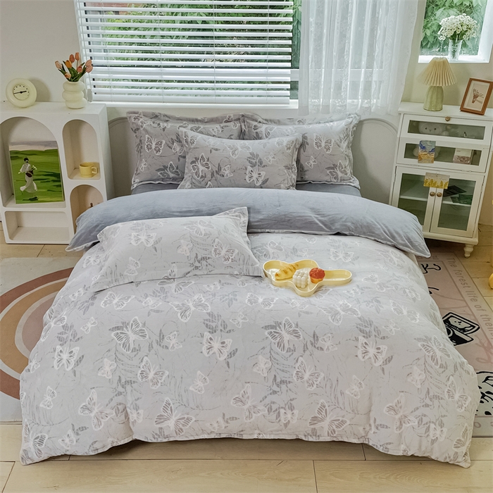 91家纺网 家纺一手货源 找家纺 锦罗绣 2024新款全消光230克牛奶绒烂花绒提花单被套 蝴蝶