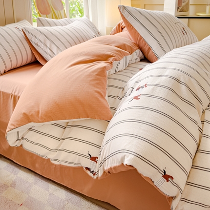 91家纺网 家纺一手货源 找家纺 晚爱家纺 2024新款A类有氧提花彩竺棉小竺棉四件套 条纹狗