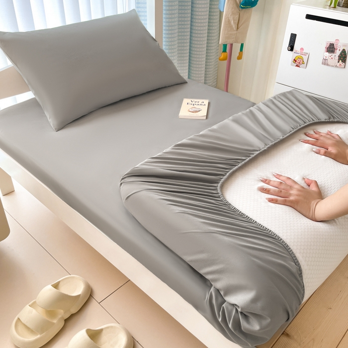 91家纺网 家纺一手货源 找家纺 老帅的工厂店 2025新款亲肤磨毛防水纯色学生床笠-小床图 灰色