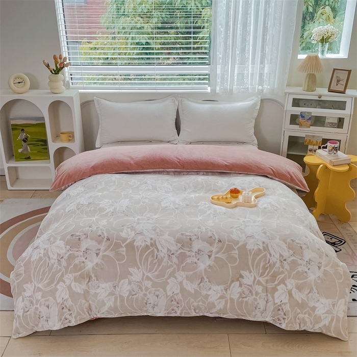 91家纺网 家纺一手货源 找家纺 锦罗绣 2024新款全消光230克牛奶绒烂花绒提花单被套 花语