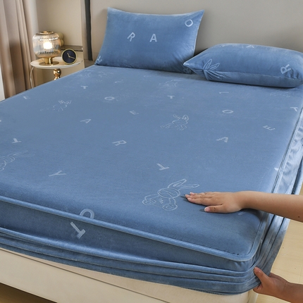 91家纺网 家纺一手货源 找家纺 （总）鑫顺欣 2025新款高克重加厚保暖宝宝绒提花床笠床护垫保护罩