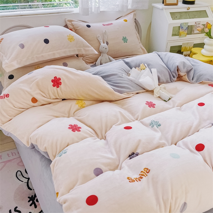 91家纺网 家纺一手货源 找家纺 锦罗绣 2024新款A类高克重牛奶绒印花单被套 波点