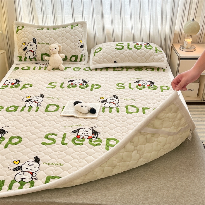 91家纺网 家纺一手货源 找家纺 启程家纺 2024新款A类印花牛奶绒床垫加厚绒保暖床护垫 字母狗