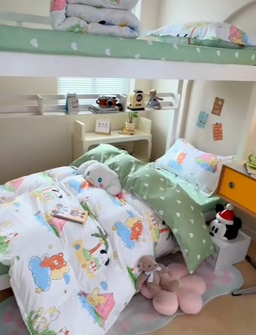 91家纺网 家纺一手货源 找家纺 卡斯诺家纺馆 2025新款芦荟棉宿舍床上下铺三件套 童话乐园