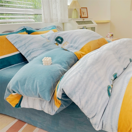 91家纺网 家纺一手货源 找家纺 锦罗绣 2024新款A类高克重牛奶绒印花四件套 好好先生